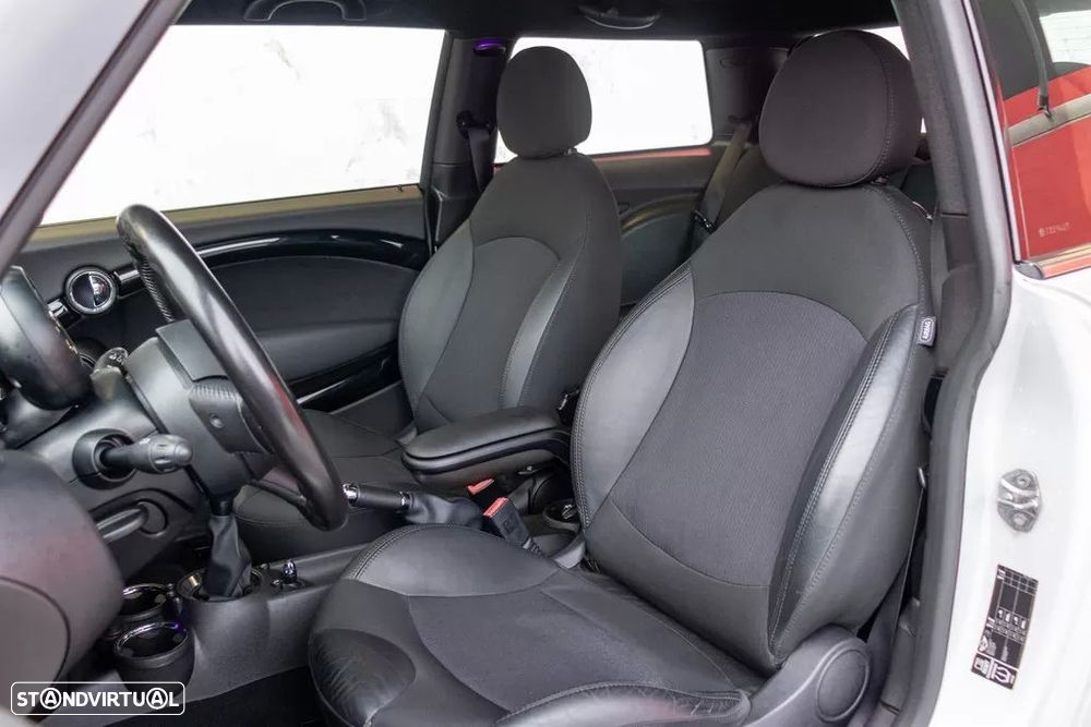 MINI 3 Portas Cooper SD - 20