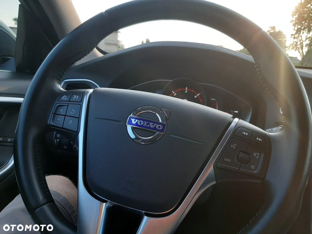 Volvo V60 D3 Geartronic Summum - 27
