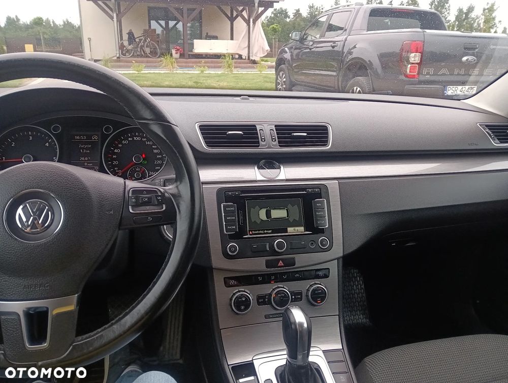 Volkswagen Passat 2.0 TDI Comfortline DSG - 14