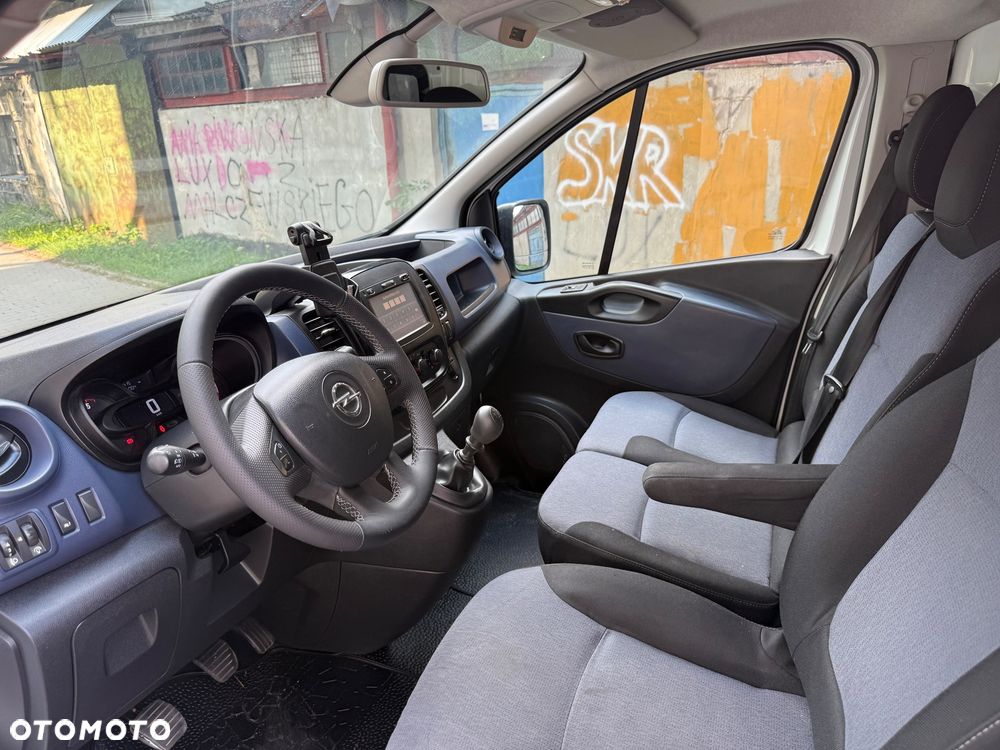 Opel Vivaro - 11
