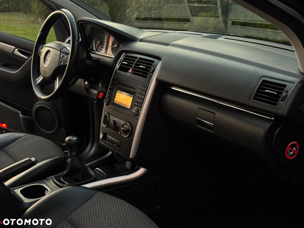 Mercedes-Benz Klasa B 180 BlueEFFICIENCY SPORT EDITION - 9