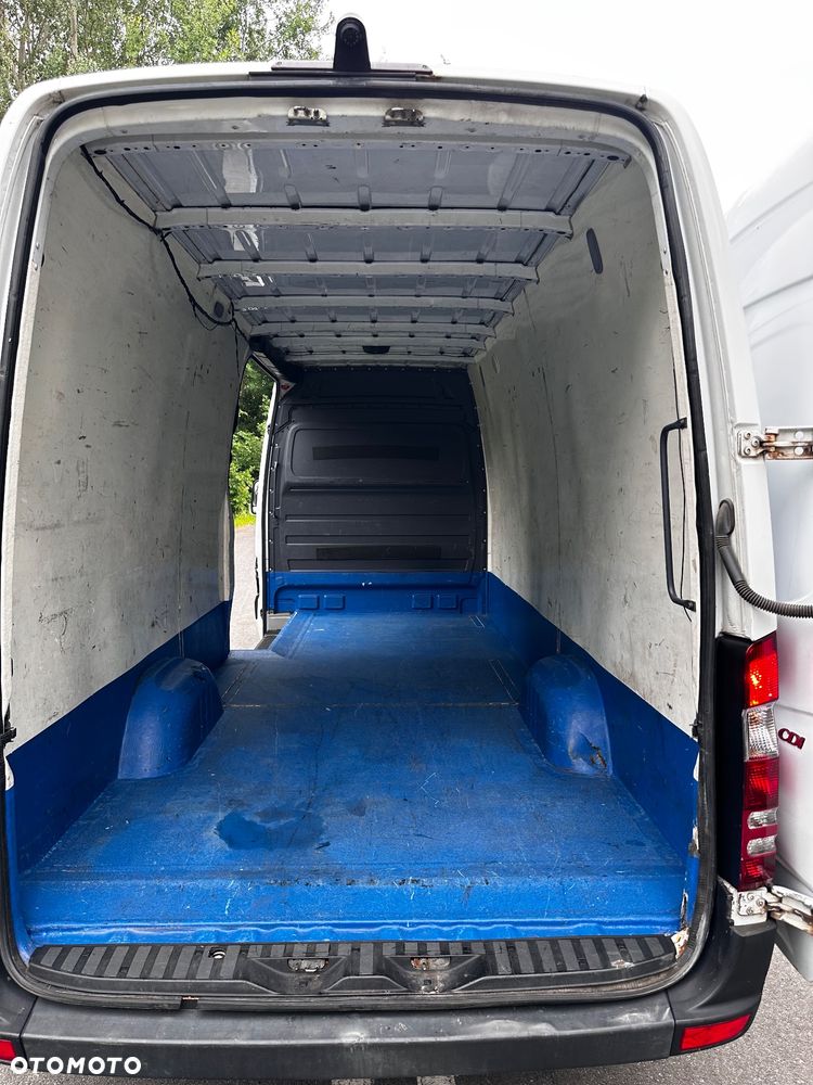 Mercedes-Benz Sprinter - 9