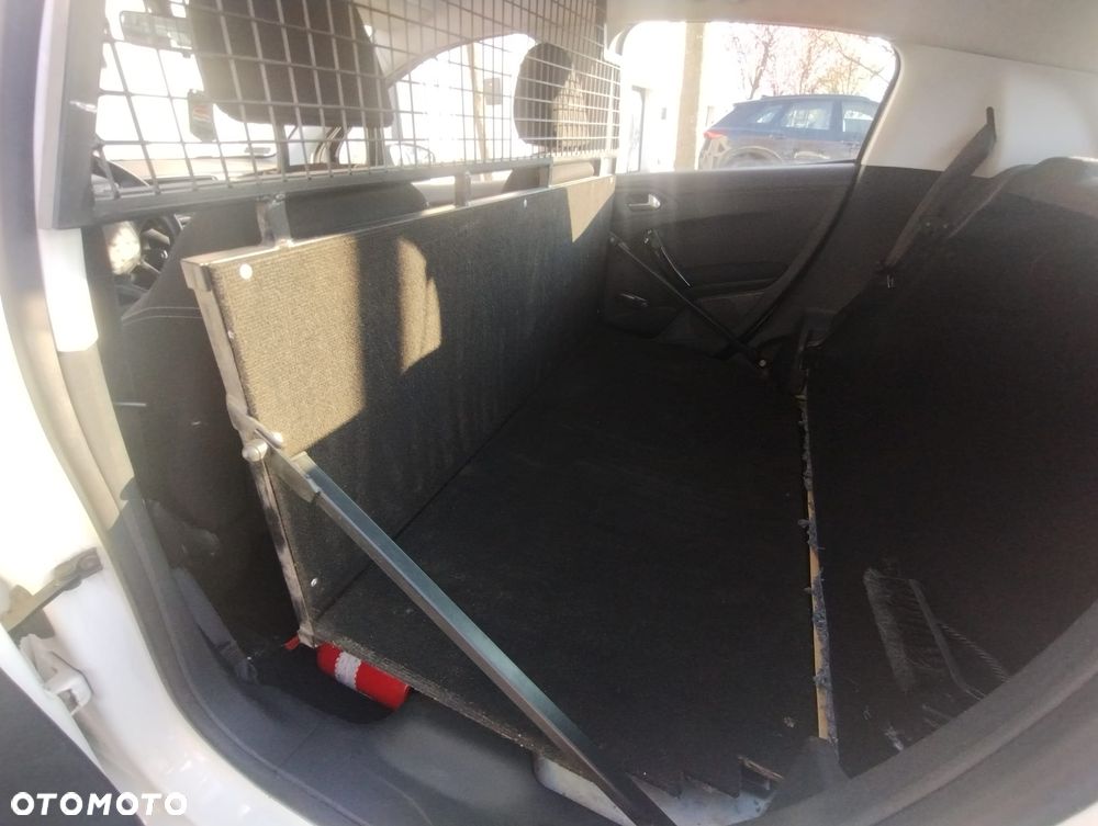 Peugeot 208 1.4 HDi Active - 6