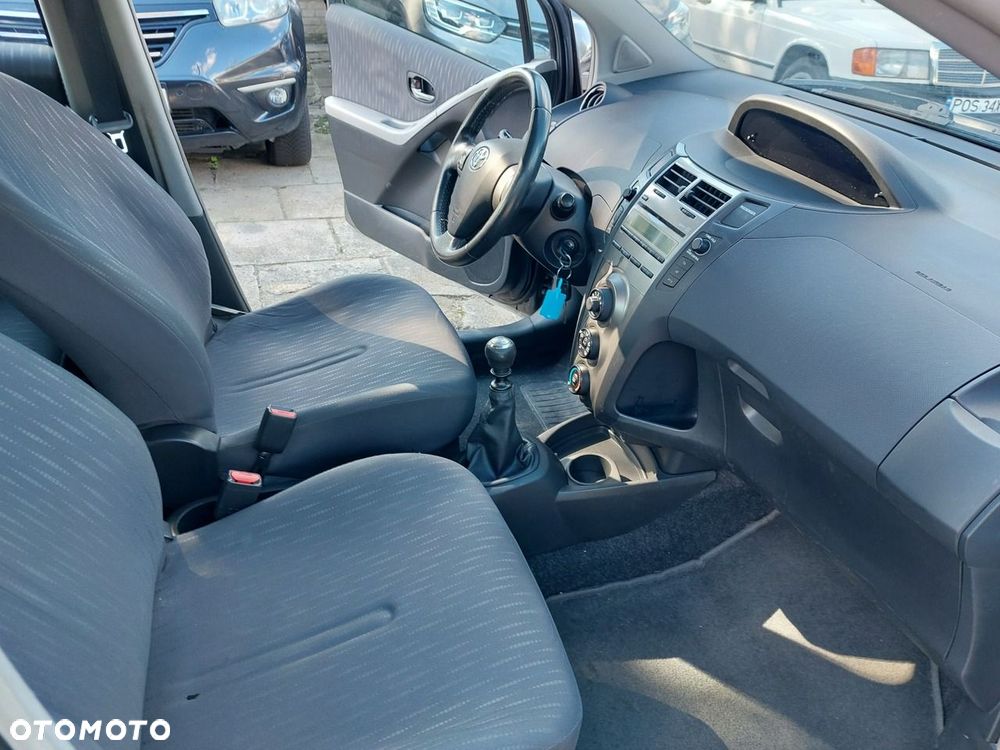 Toyota Yaris - 14