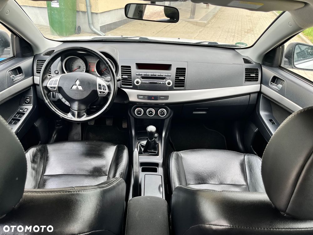 Mitsubishi Lancer 1.8 Intense - 16