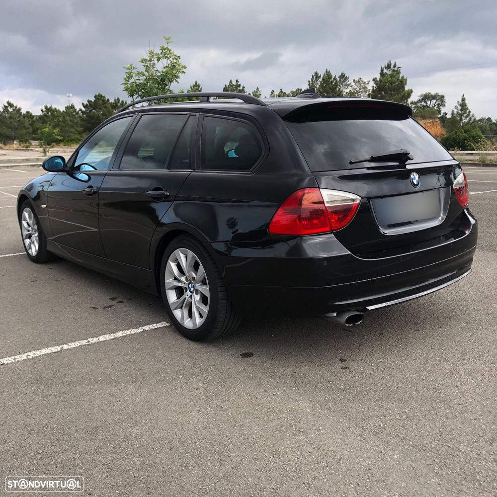 BMW 320 d Navigation Sport - 4