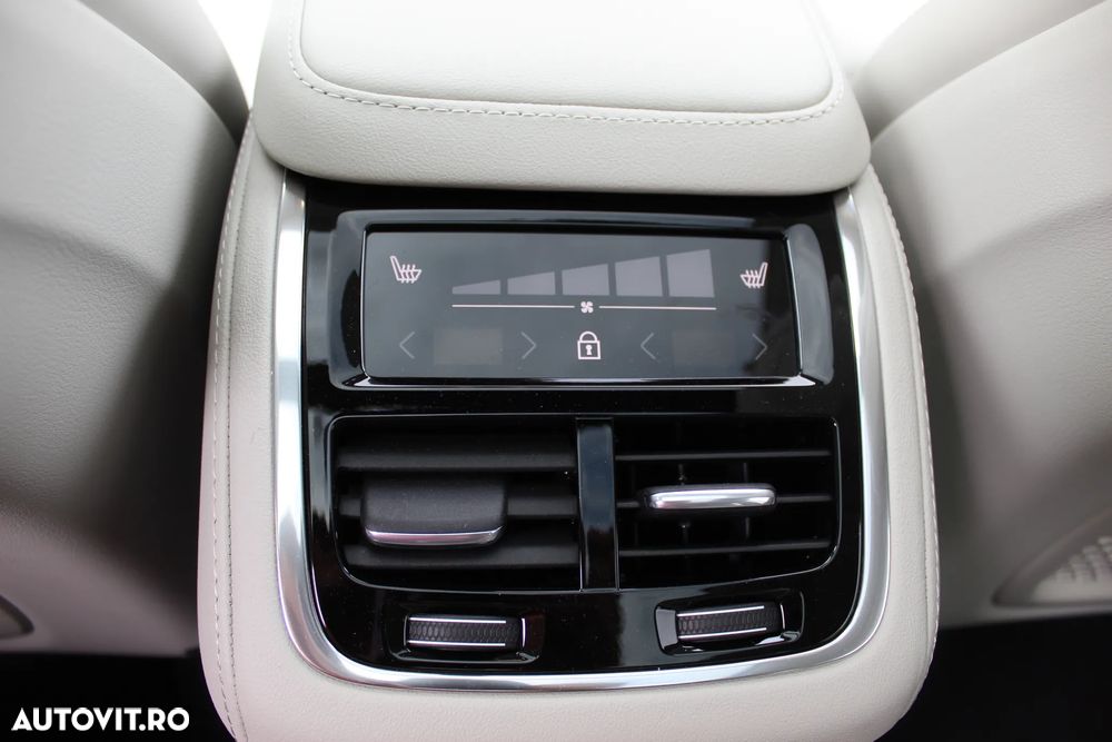 Volvo XC 90 T8 AWD Ultra Dark - 27