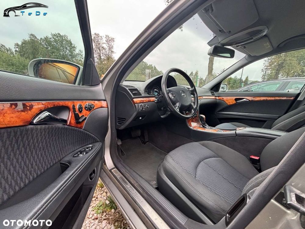 Mercedes-Benz Klasa E 500 4-Matic T Elegance - 15