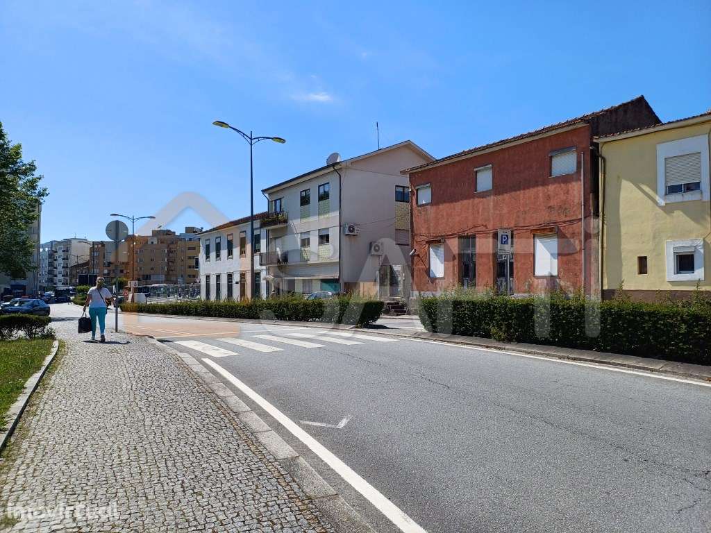 TERRENO NO CENTRO DE GONDOMAR PARA CONSTRUÇÃO - Grande imagem: 3/4