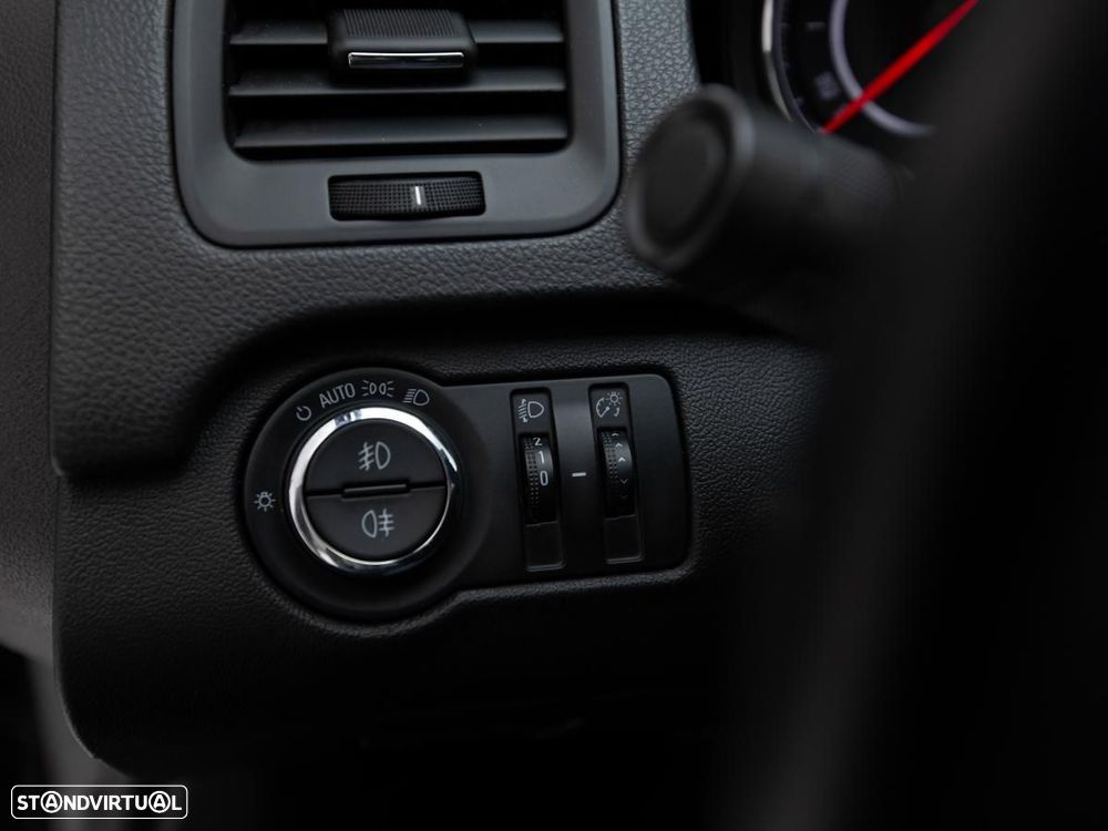 Opel Insignia Sports Tourer - 15