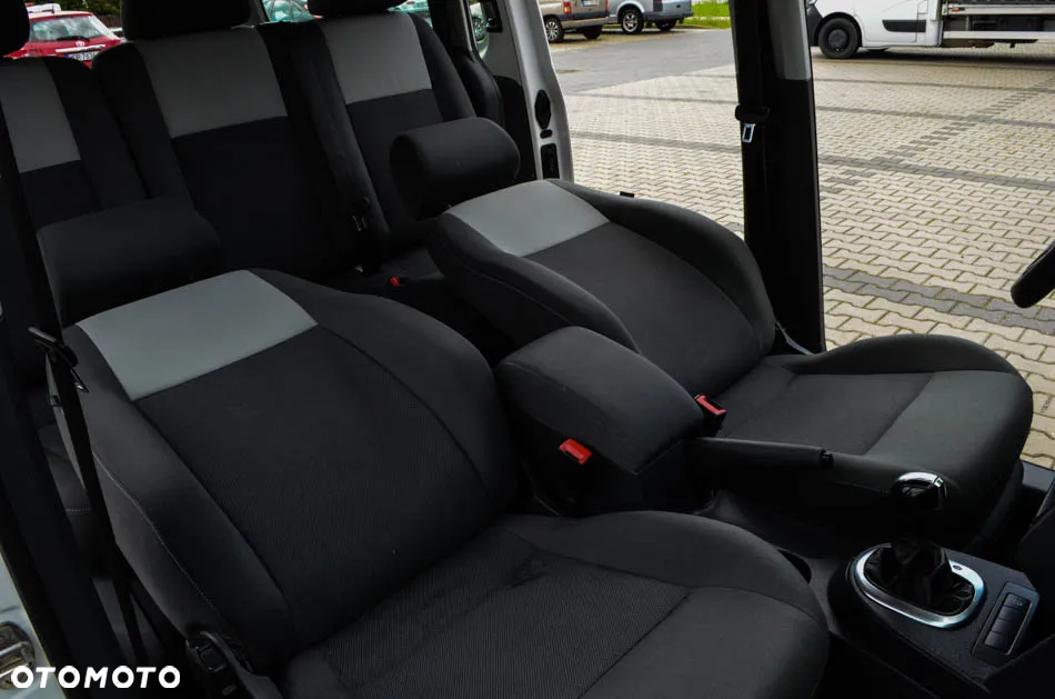 Volkswagen Caddy Maxi 1.6 TDI Comfortline DSG - 35