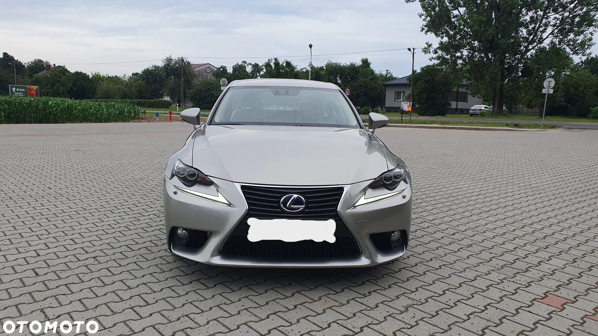 Lexus IS 300h Business Edition - 17