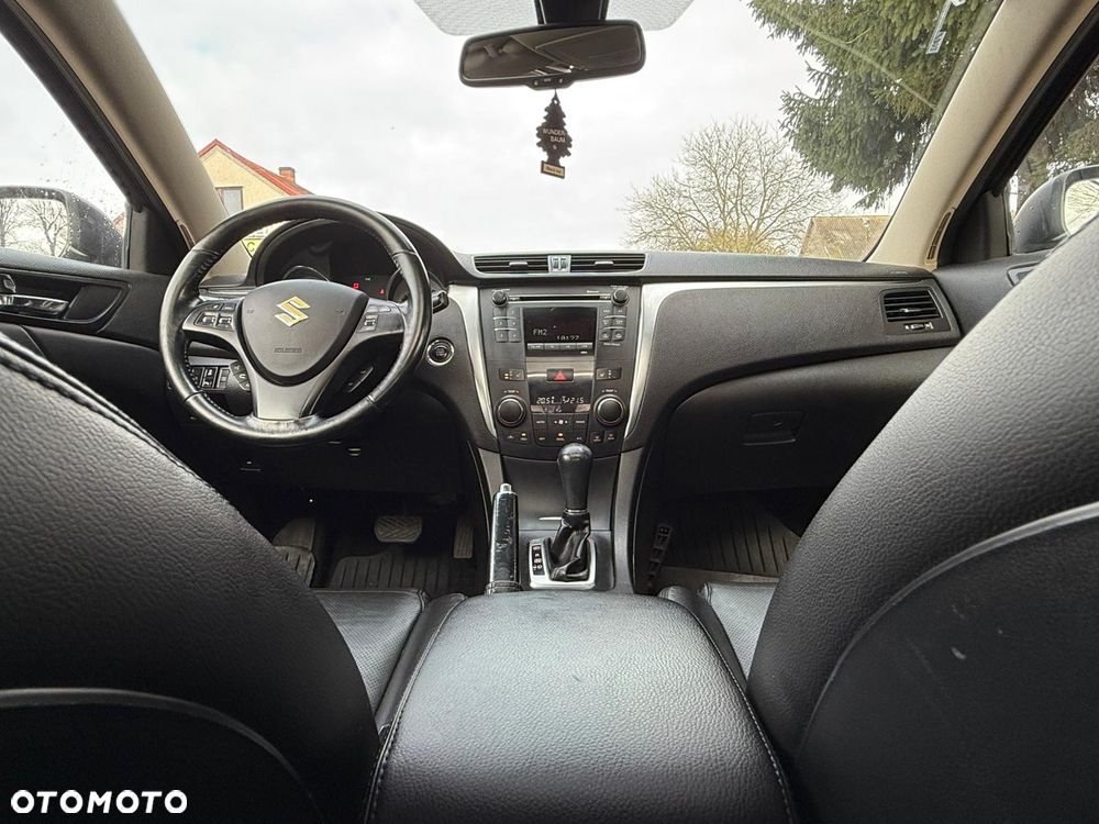 Suzuki Kizashi 2.4 Sport 4WD CVT - 23