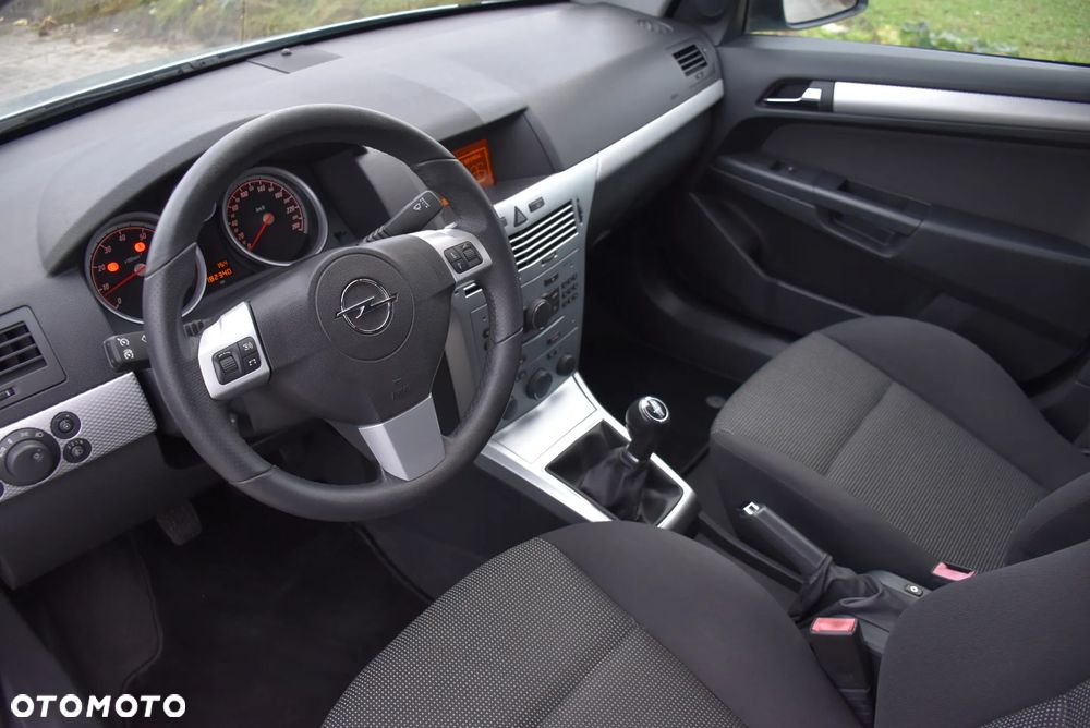 Opel Astra 1.8 Innovation - 17