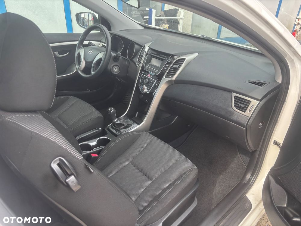 Hyundai i30 1.4 Classic + - 19
