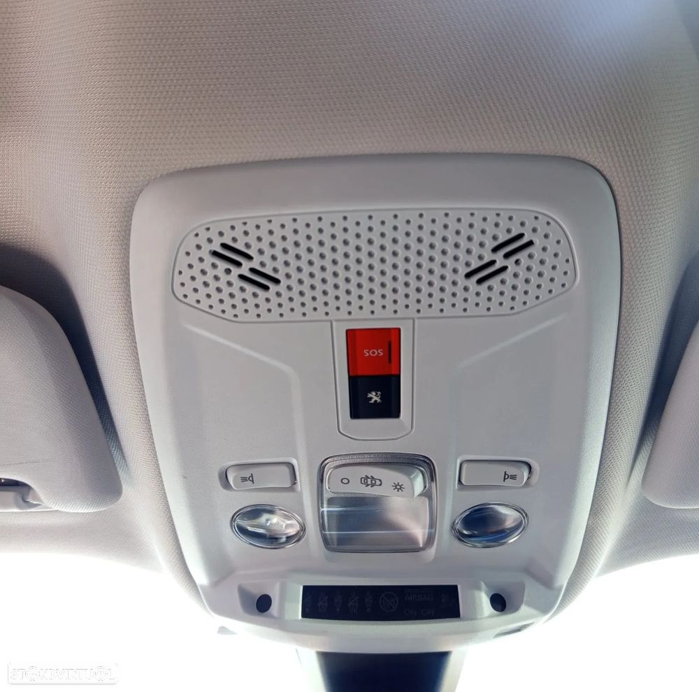 Peugeot 2008 1.2 PureTech Allure EAT8 - 14