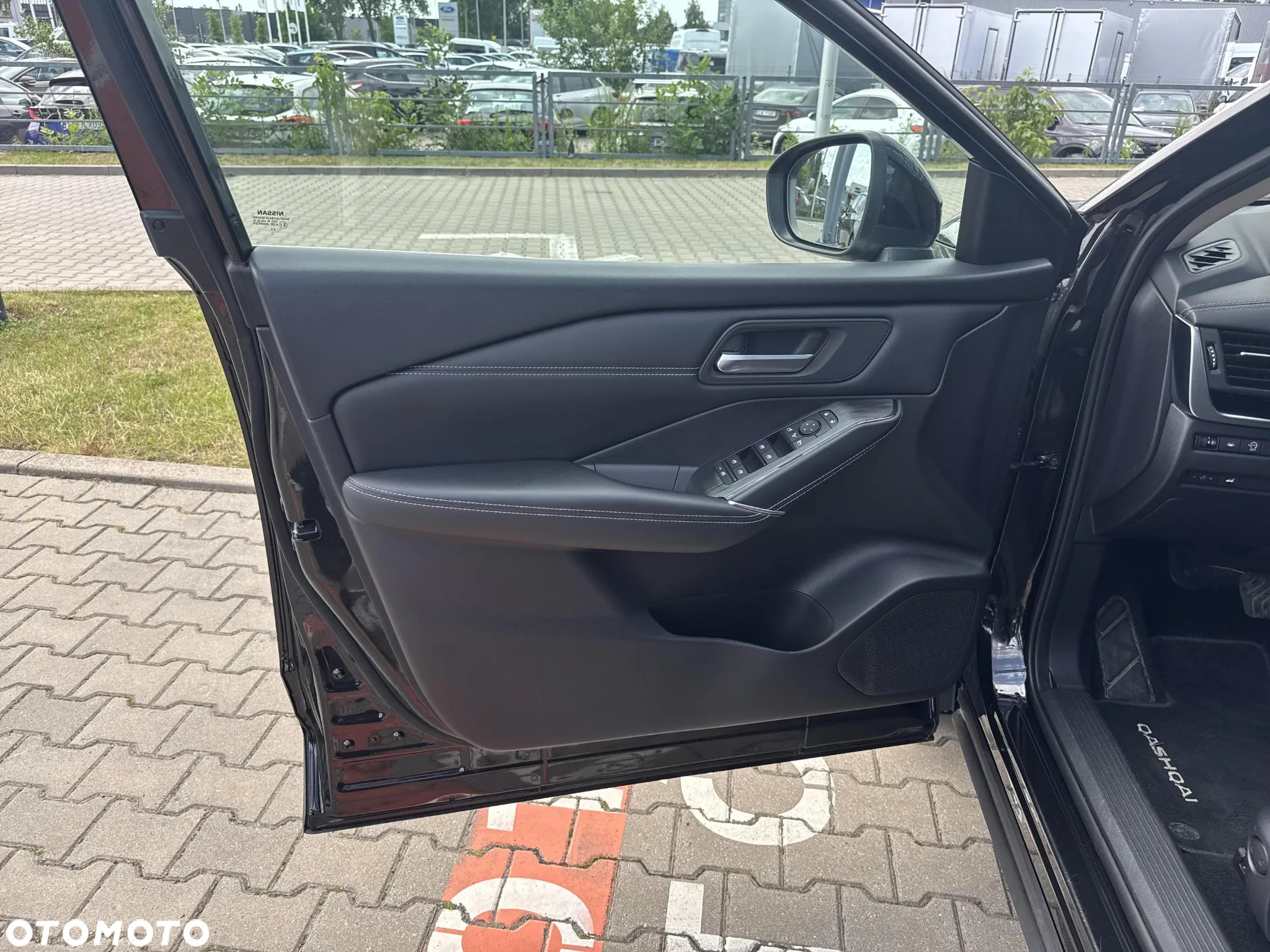 Nissan Qashqai 1.3 DIG-T mHEV N-Connecta Xtronic - 11
