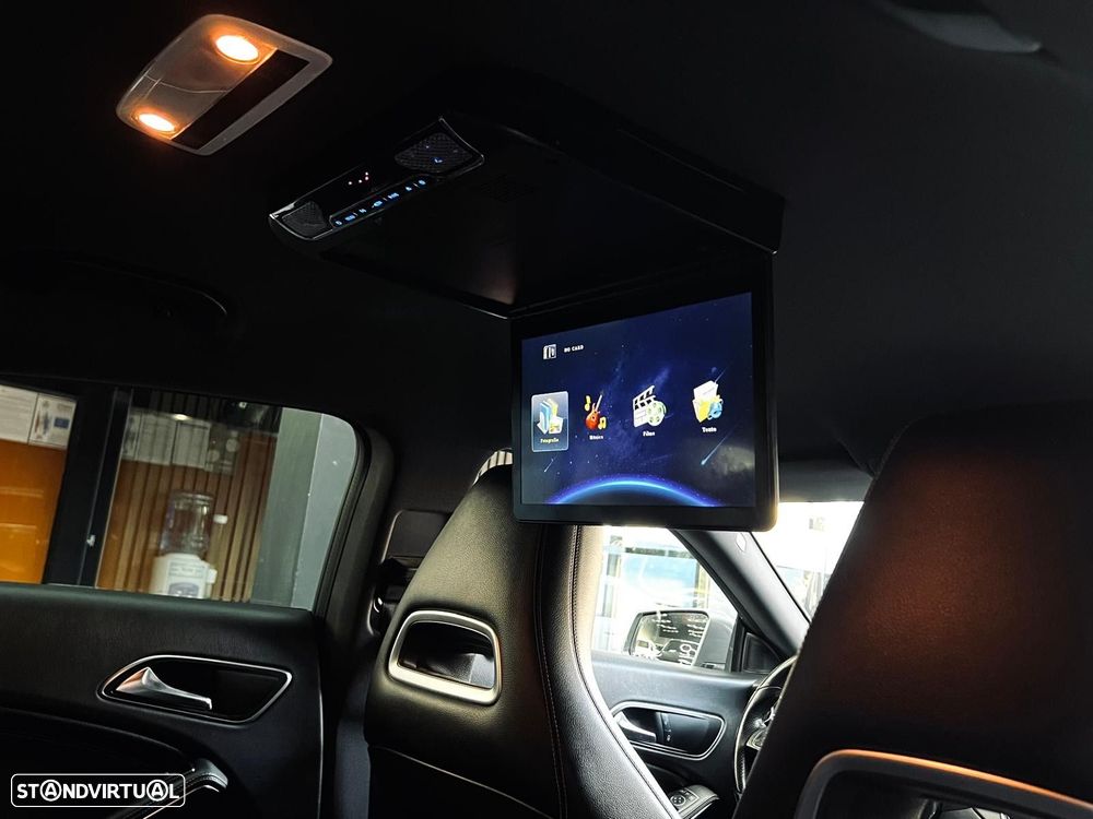Mercedes-Benz CLA 180 d Shooting Brake Urban - 43