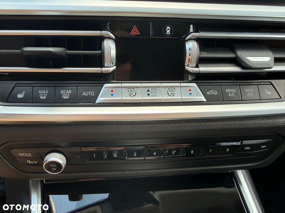 BMW Seria 3 318d MHEV Sport Line - 22