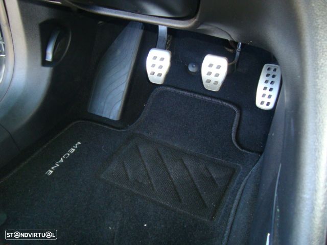 Renault Mégane Sport Tourer 1.5 Blue dCi R.S. Line - 28