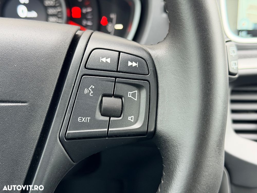 Volvo V40 D2 DRIVe Momentum - 25