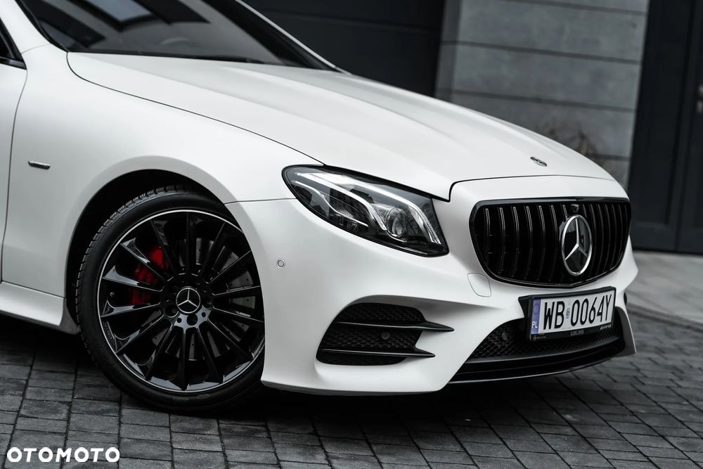 Mercedes-Benz Klasa E 400 4Matic 9G-TRONIC AMG Line - 22