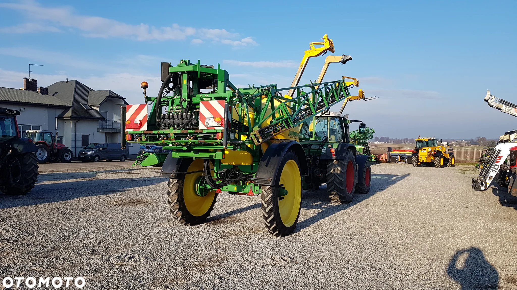 John Deere 832 - 12