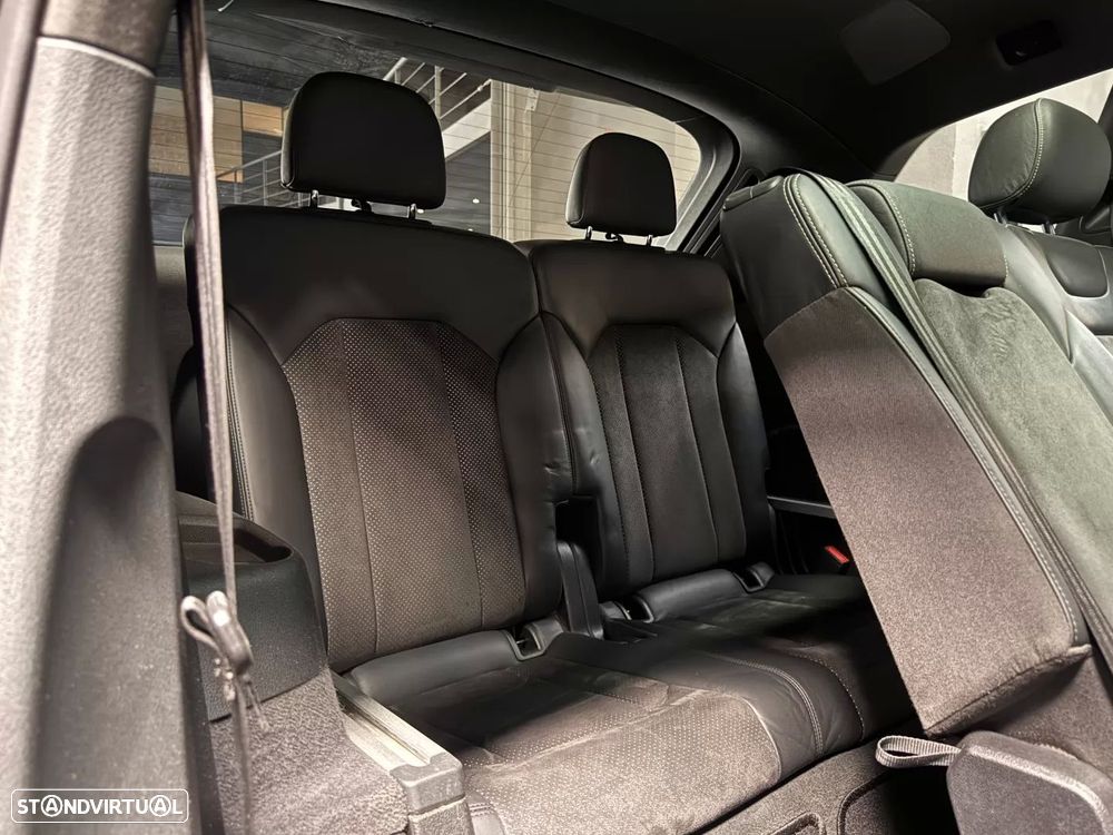 Audi Q7 3.0 TDI quattro S-line Tiptronic 7L - 29