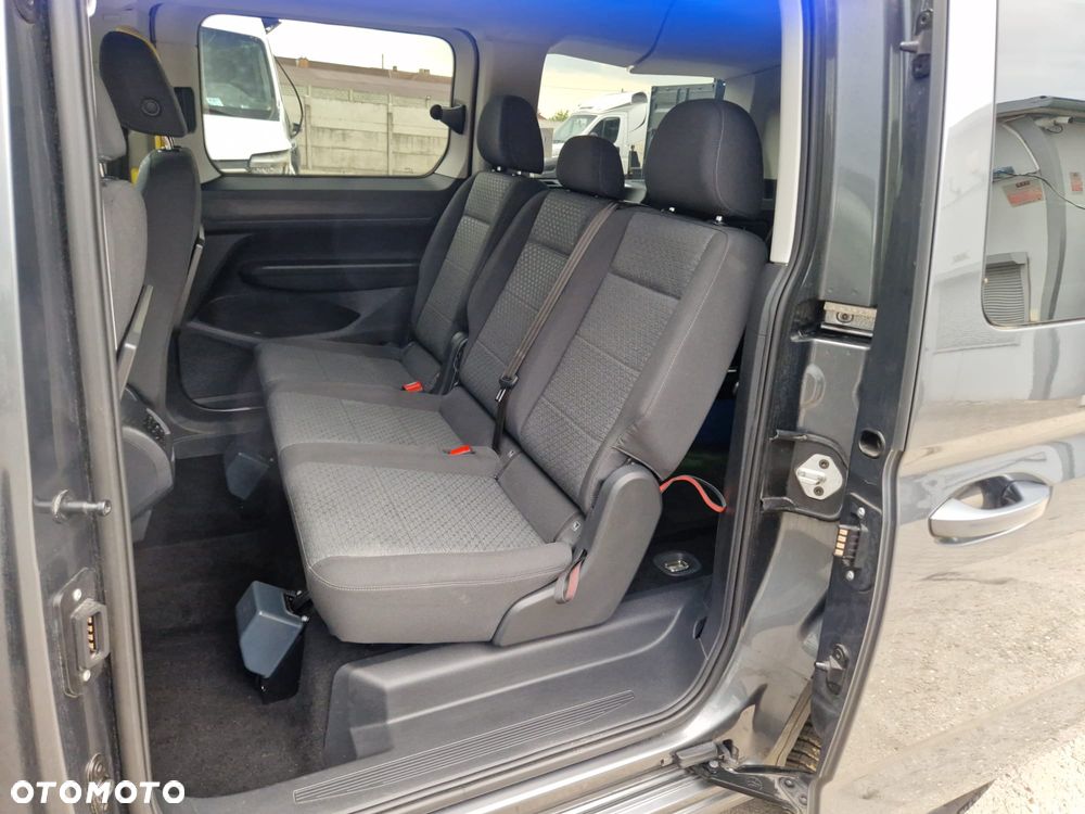 Ford Tourneo Connect Grand - 29