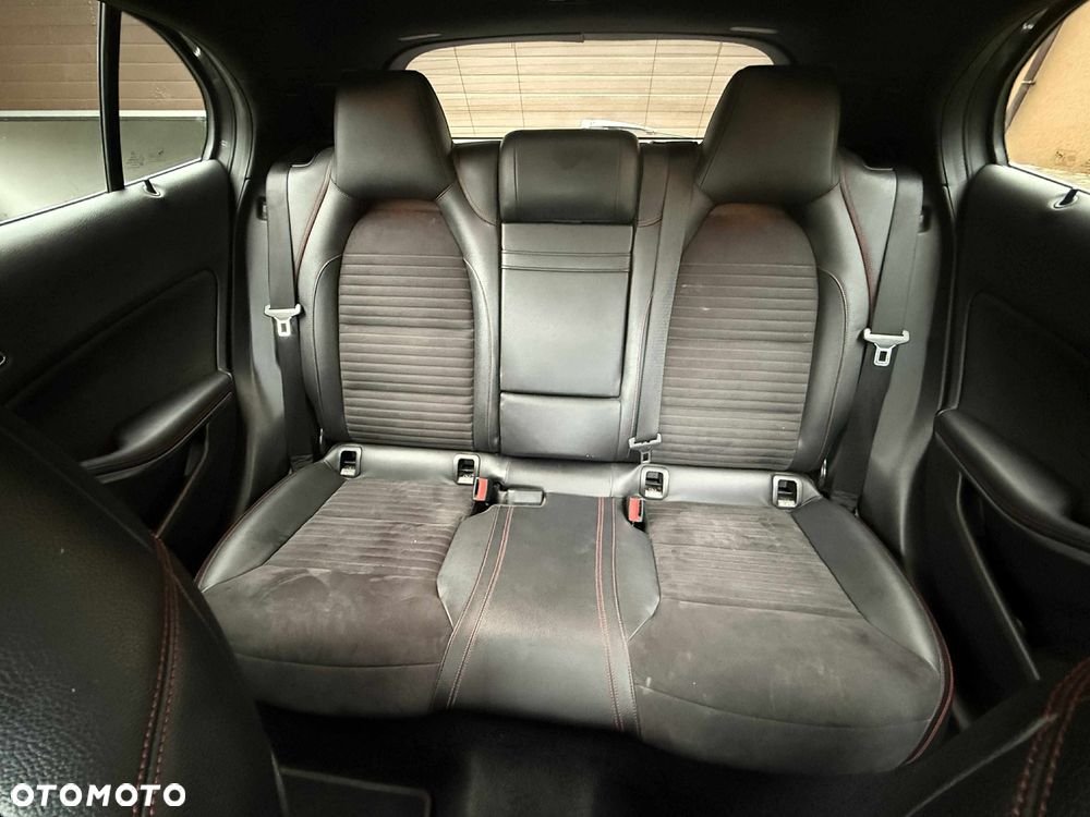 Mercedes-Benz GLA 220 d 4-Matic - 9