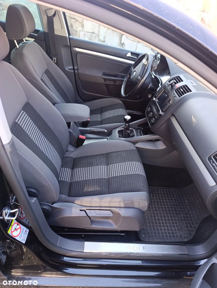 Volkswagen Golf 2.0 TDI DPF United - 16
