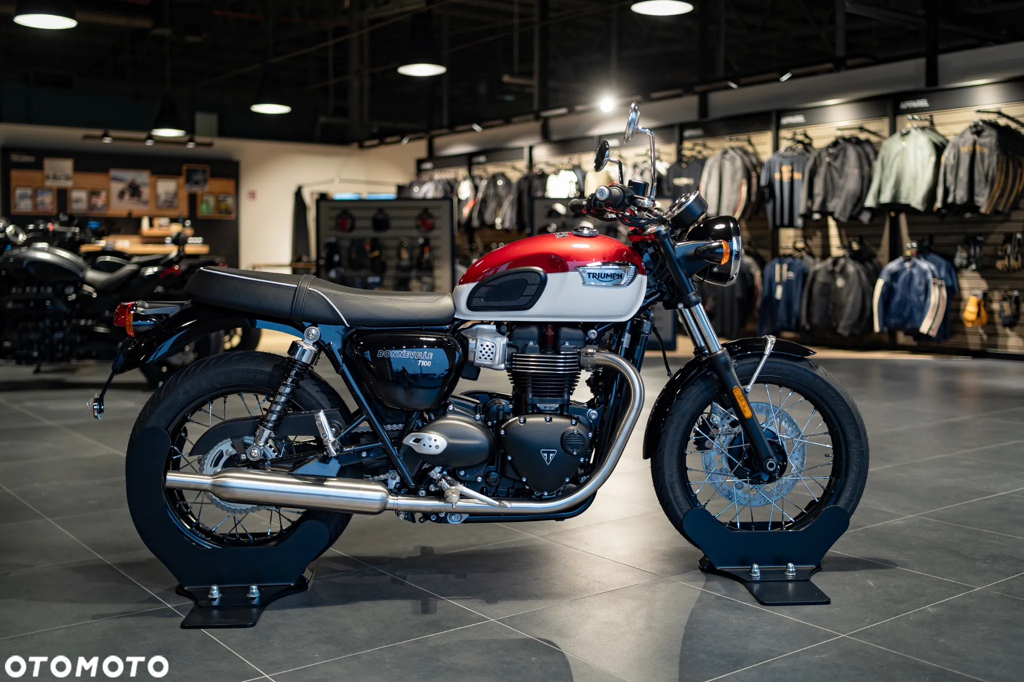 Triumph Bonneville - 7