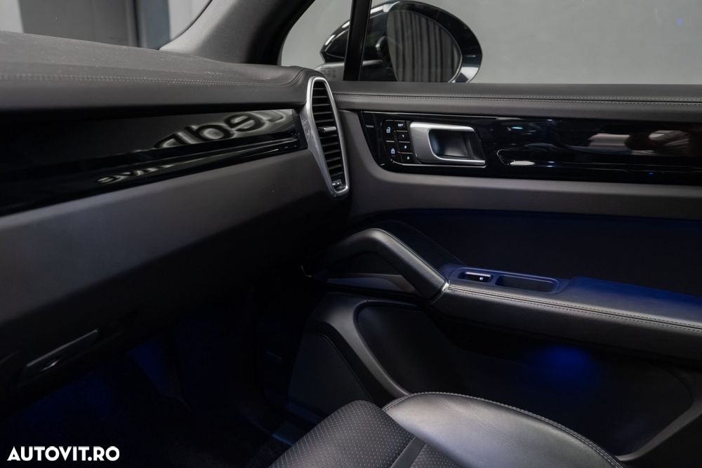 Porsche Cayenne E-Hybrid Tiptronic S - 20
