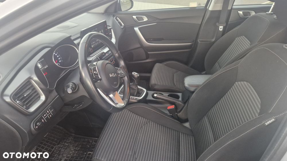 Kia Ceed 1.5 T-GDI M - 8
