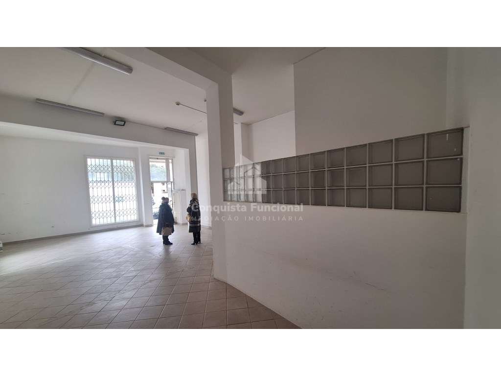 Loja com Viabilidade para Habitação | Canidelo - Gaia - Grande imagem: 4/10
