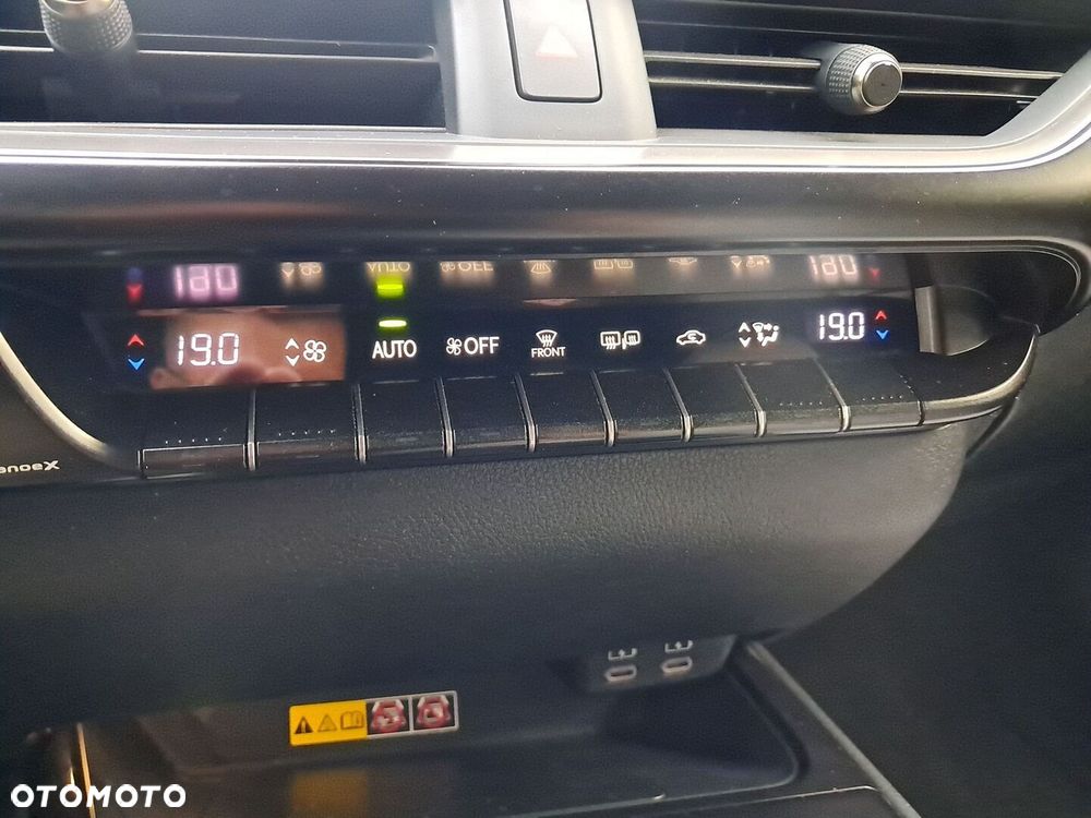 Lexus UX 250h GPF F Sport Design 2WD - 20