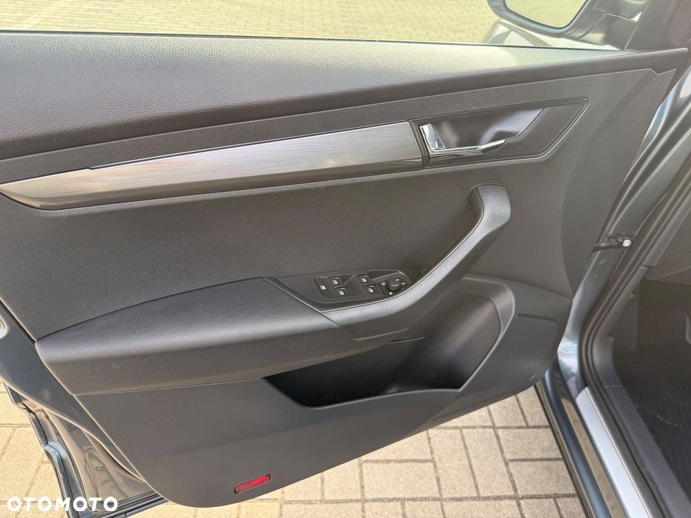 Skoda Karoq 1.6 TDI SCR DSG Style - 11