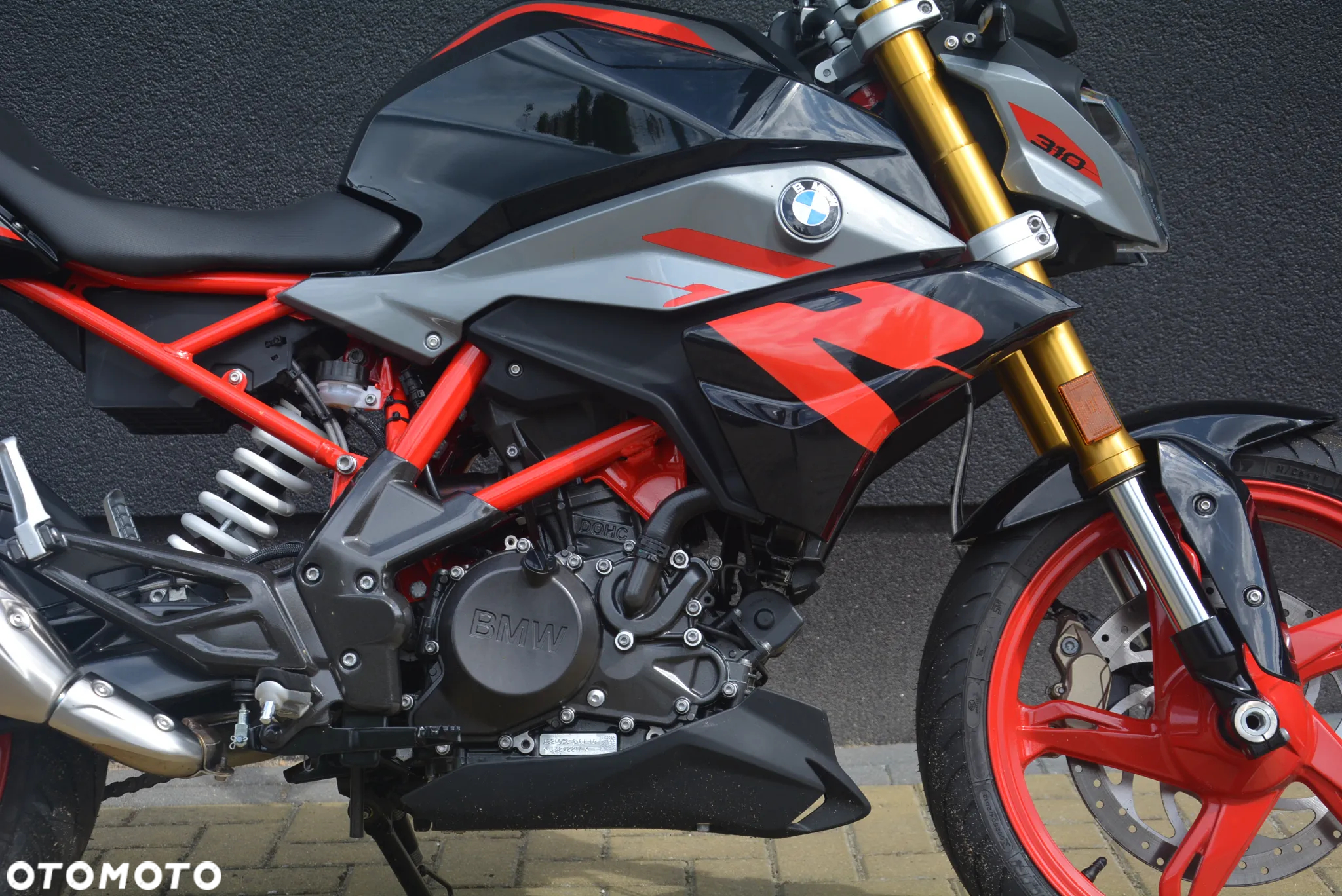 BMW G - 8