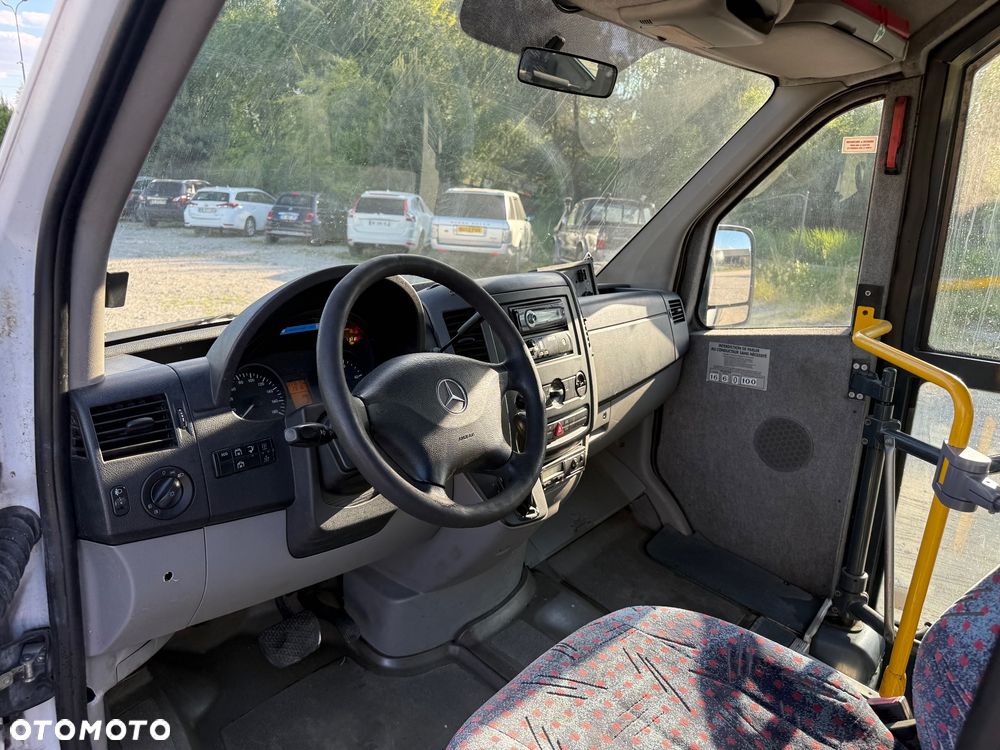 Mercedes-Benz Sprinter - 10