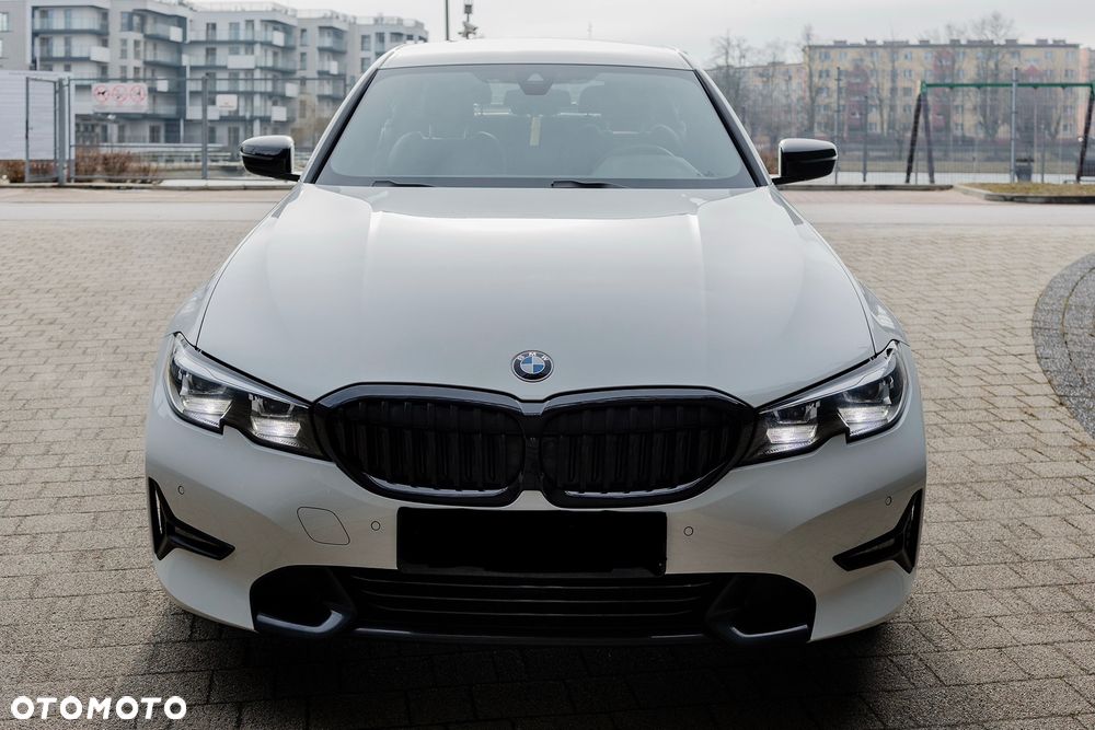 BMW Seria 3 318d Sport Line - 2