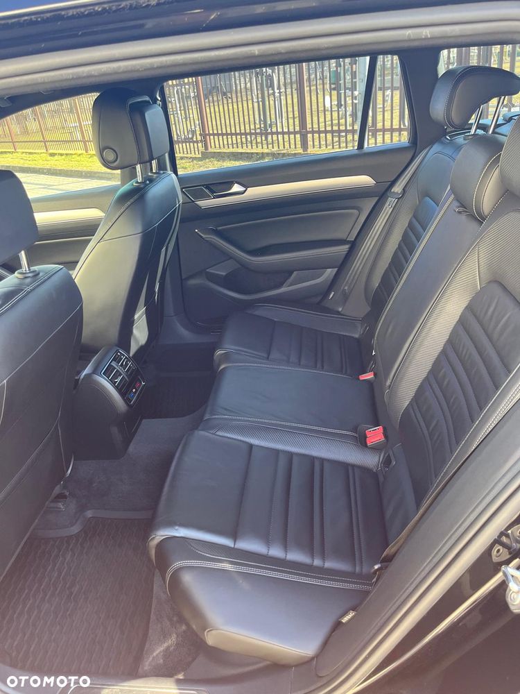 Volkswagen Passat - 11
