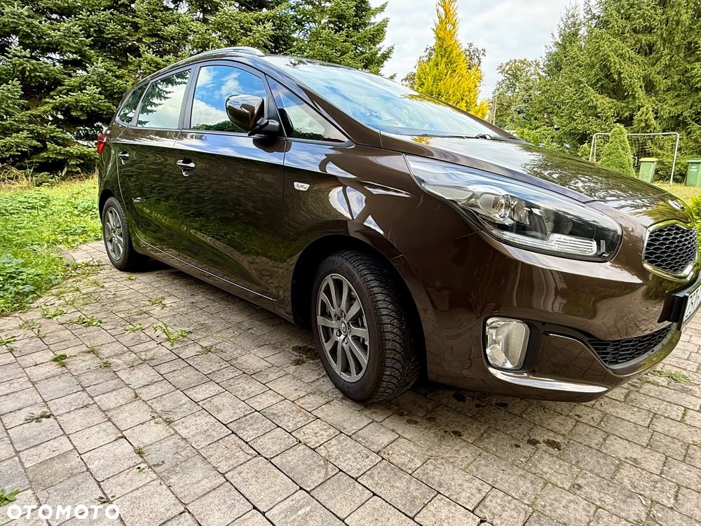 Kia Carens - 12