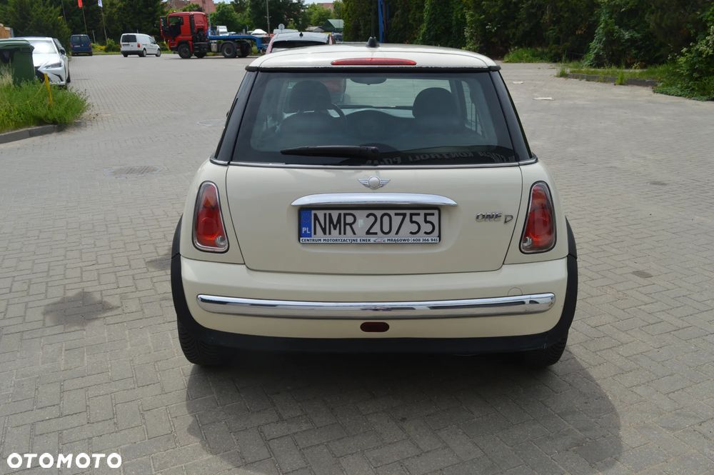 MINI ONE D - 7