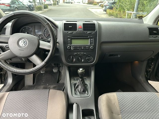 Volkswagen Golf - 24