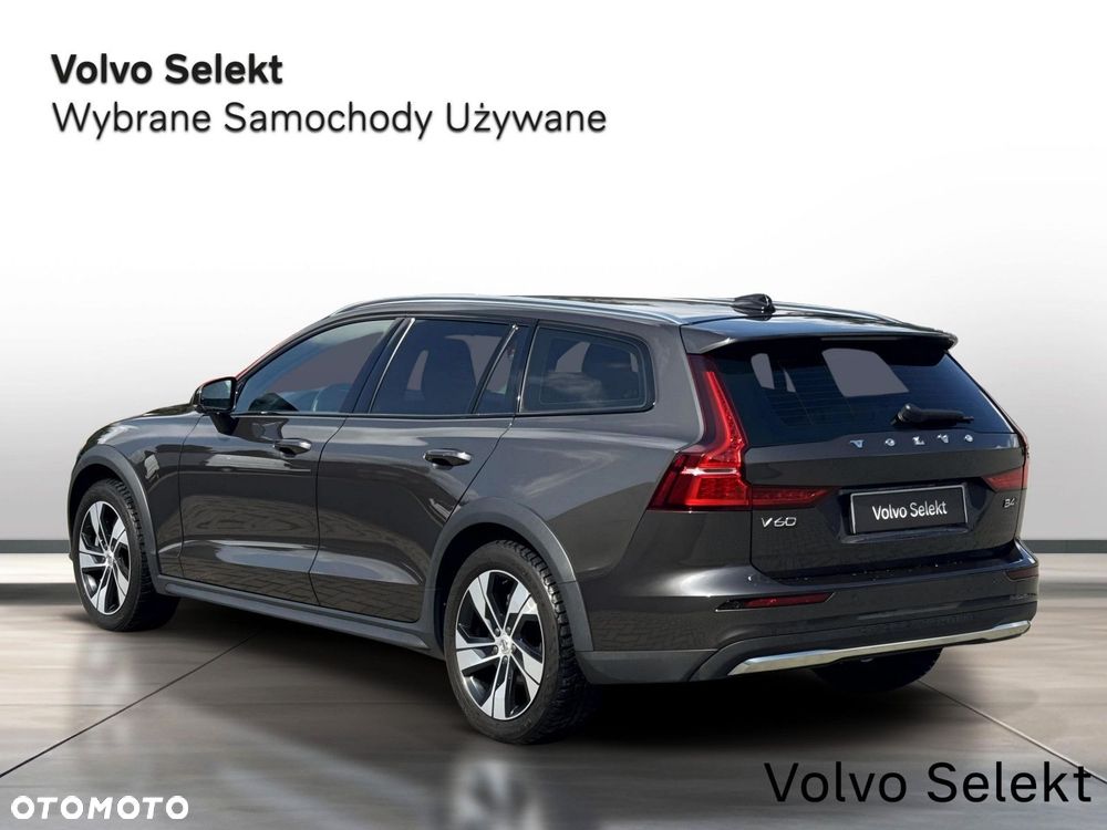 Volvo V60 Cross Country - 4