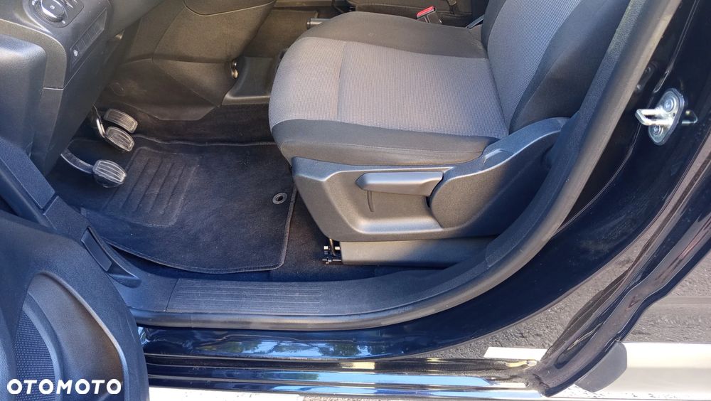 Opel Combo XL 1.2 Turbo Essentia S&S - 33