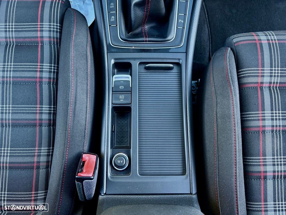 VW Golf 2.0 TSi GTi Performance - 32
