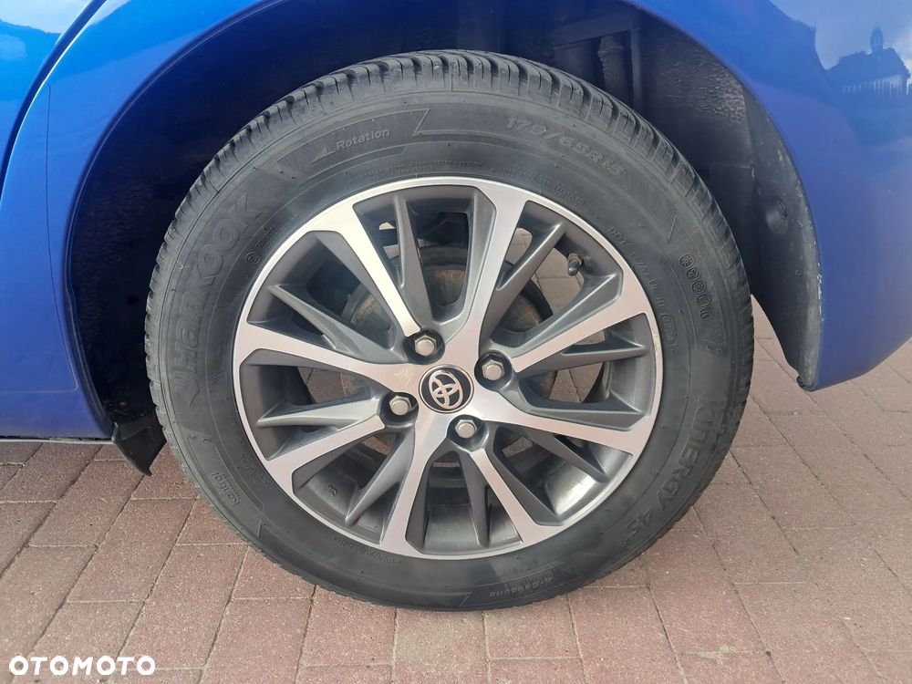 Toyota Yaris - 32