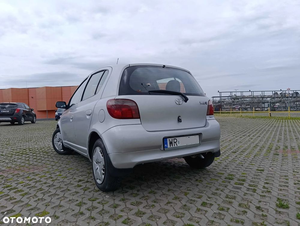 Toyota Yaris 1.3 Luna - 4