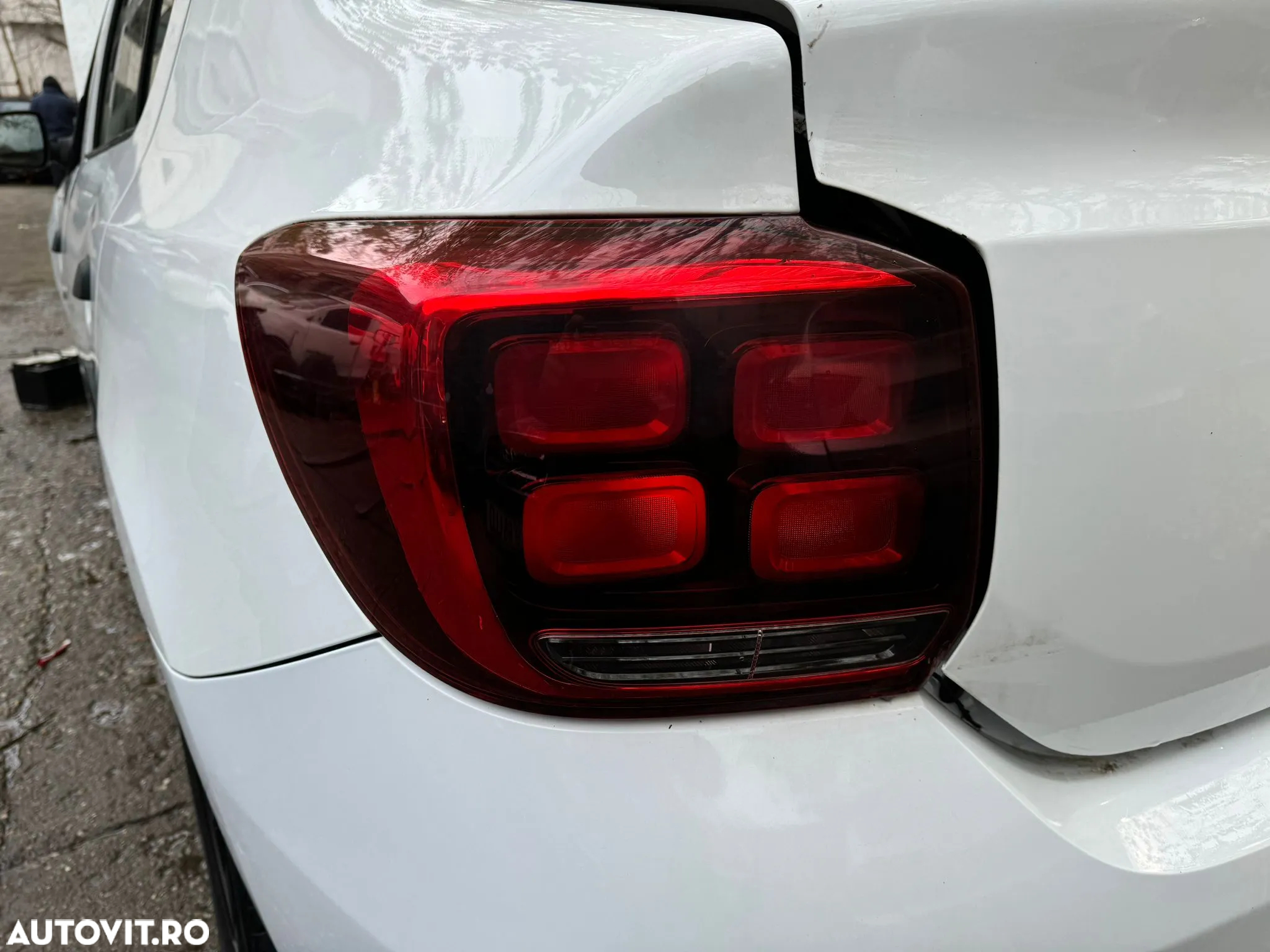 Stop stanga Dacia Logan Facelift - 5